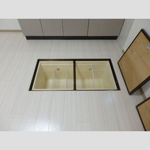 マルシェA101号室 床下収納