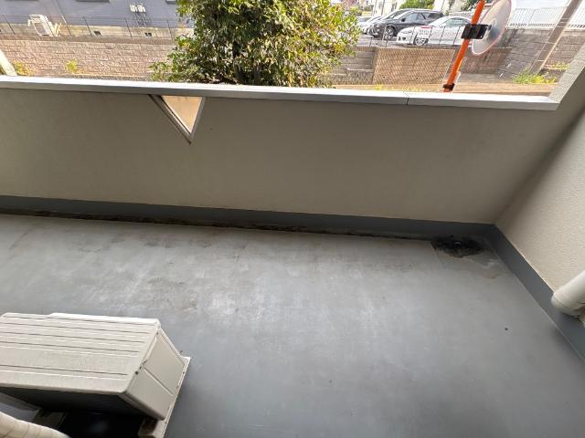 ロイヤルメゾン高森103号室 ベランダ