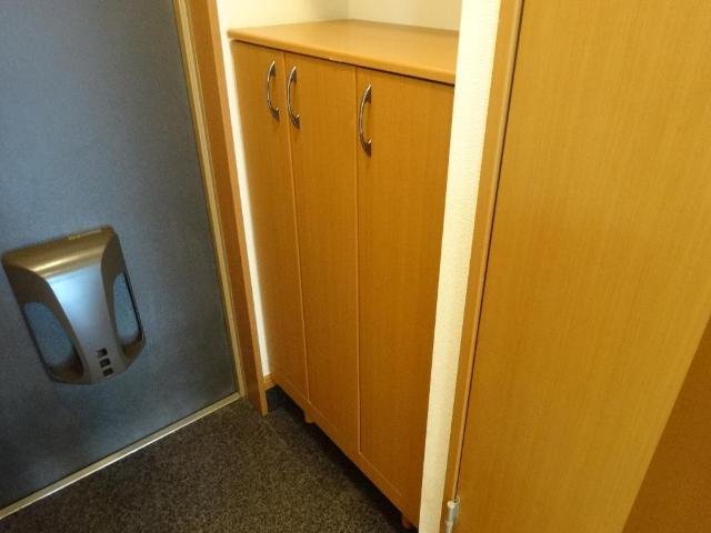 シェルル江北 下足箱（下）