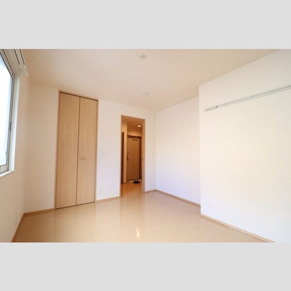 ウィステリア102号室 洋室　6.4帖