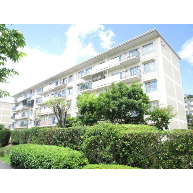 鳶尾団地（２街区）１号棟　501号室の外観画像