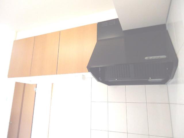 メゾン千城台202号室 キッチン上部収納（イメージ）