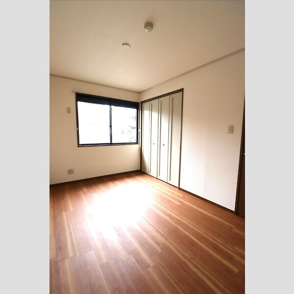 メゾンソレーユ102号室 洋室