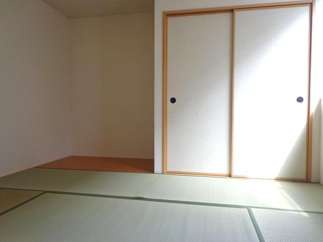 ガーデンハイム1階 内観