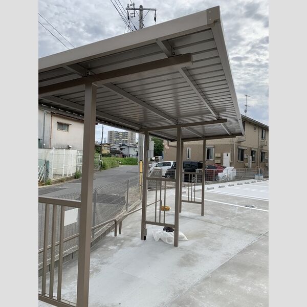 フルール・ド・スリジェⅢ 駐輪場