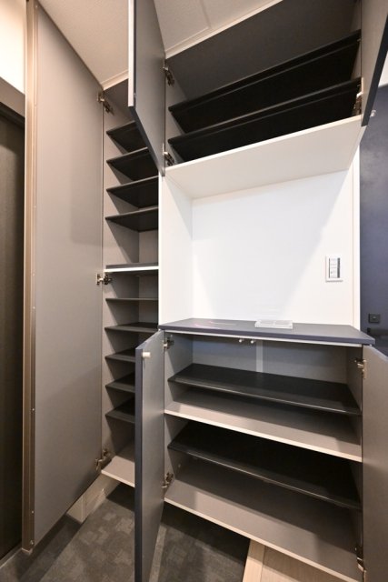 ＥＳ－Ｇｒａｎｄｅ東中野1階 靴入