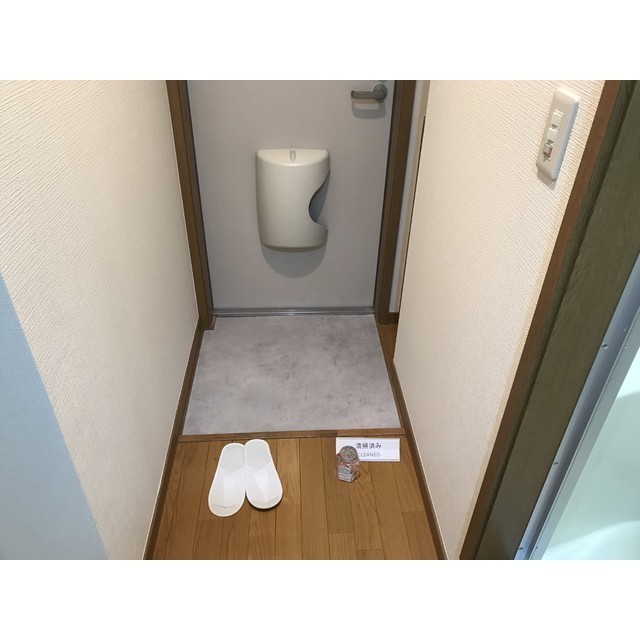 メゾンフェルミエ301号室 玄関