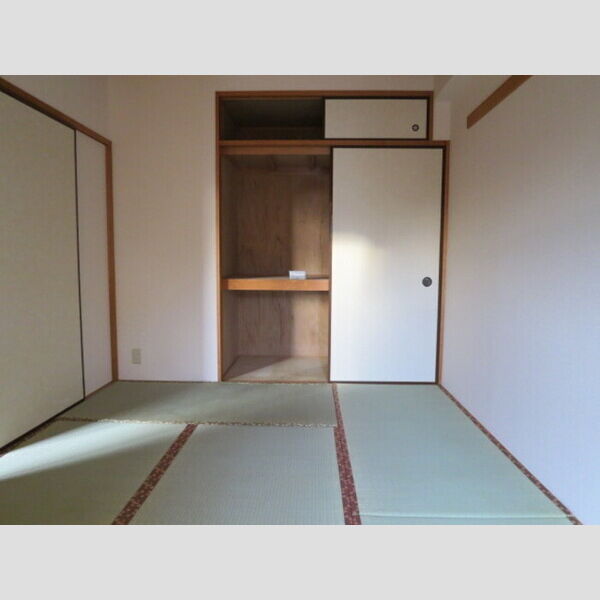 アバンドーネ高橋205号室 和室