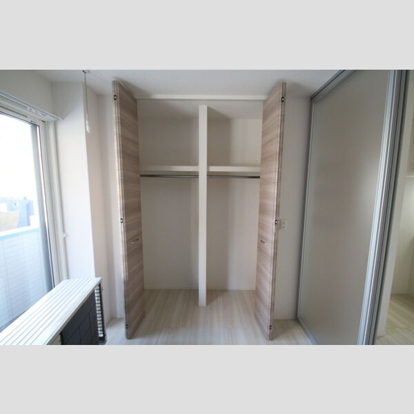 アヴァンス東日暮里102号室 洋室　クローゼット