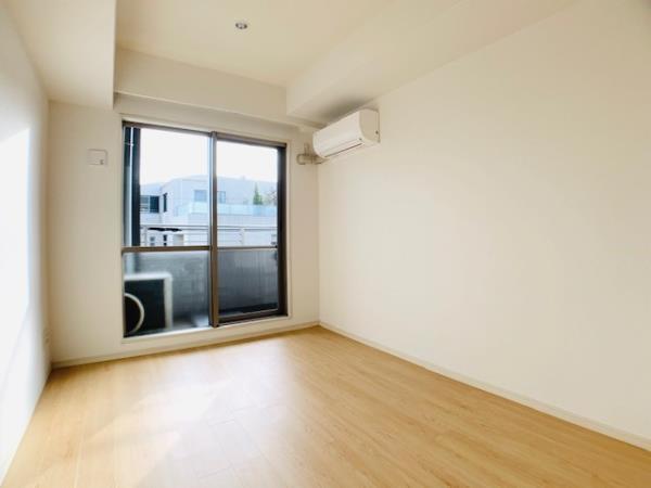 アパートメンツ東山5階 リビング