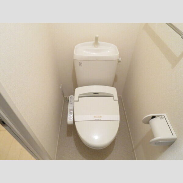 カリーナ　カーサ203号室 トイレ　温水洗浄暖房便座