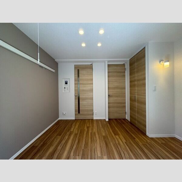 コーポふじA105号室 窓先からの洋室♪