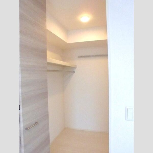 ファミーユ 洋室　ウォークインクローゼット