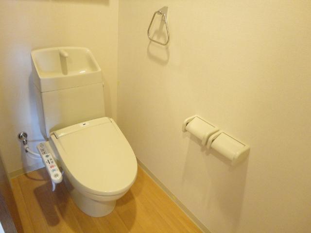 Ｒｏｍａｎｔｉｓ　Ｋａｗａｇｕｃｈｉ（ロマンティス　川口） シャワー付トイレ