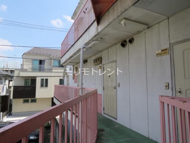 フラッツ上馬2階 共用廊下