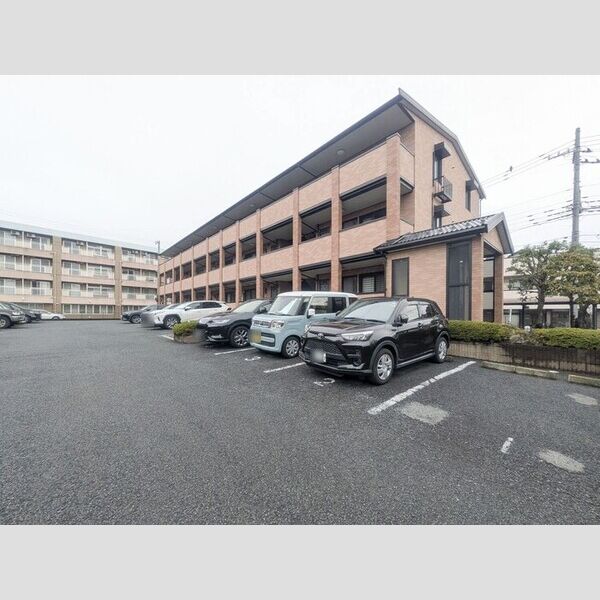 ベルデュール　弐番館 駐車場