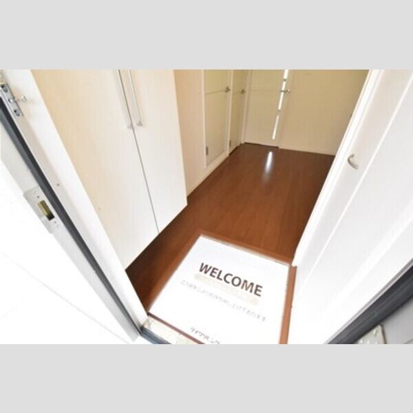 メゾン ド コンフォール201号室 玄関