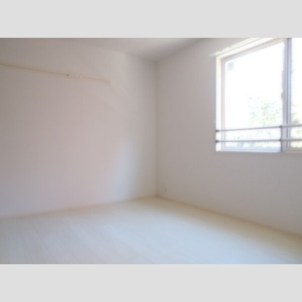 パークサイド 2階東側洋室