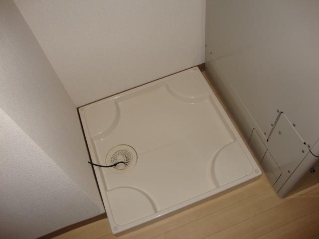 シィーエム・クイーン303号室 洗濯機置場