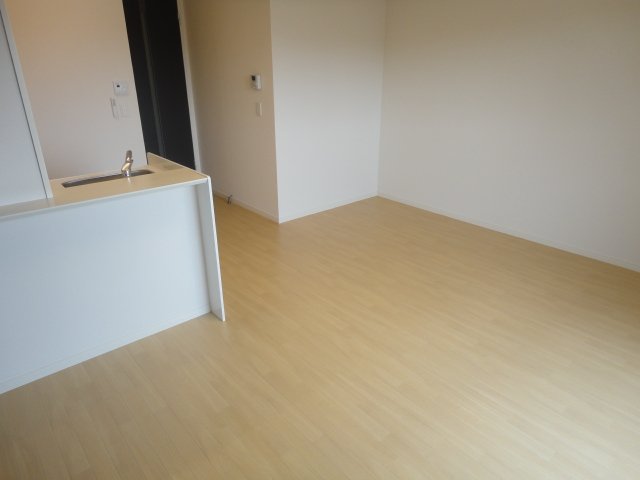 Ｂｌａｎｃ・Ｌｅｙｓｉｎ（ブラン・レザン）202号室 ＬＤＫ(１３．１帖)