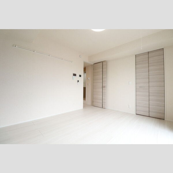 D Paina 新羽町301号室 洋室