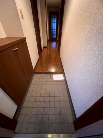 ベルドゥムール越谷茜町 玄関