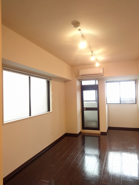 アポーラ中野 リビング