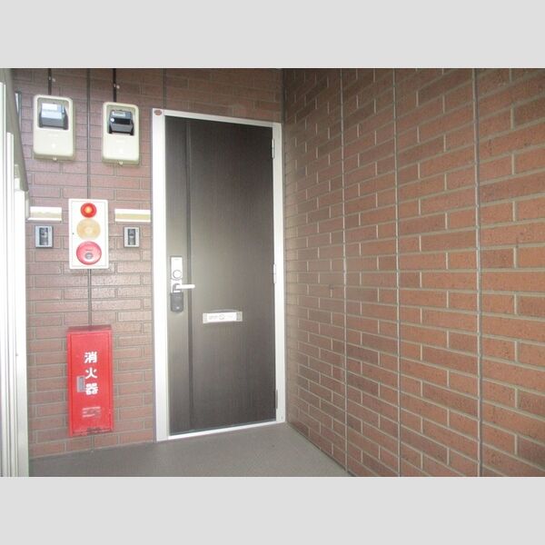 グランメールⅡ105号室 玄関