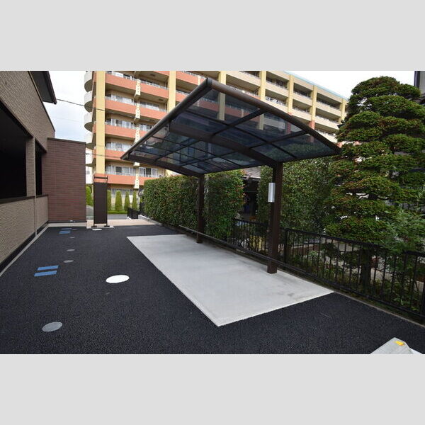 クレールライフ 屋根付駐輪場