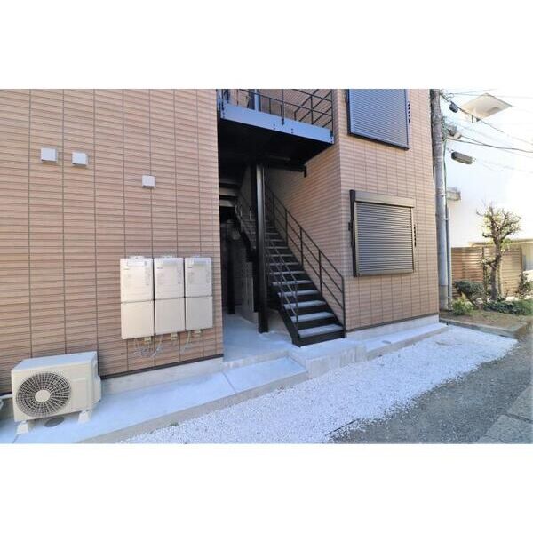 エミール生麦 エントランス