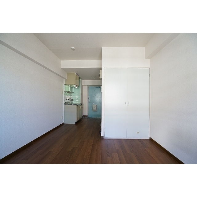 エレガンス綾瀬６0602号室 内観