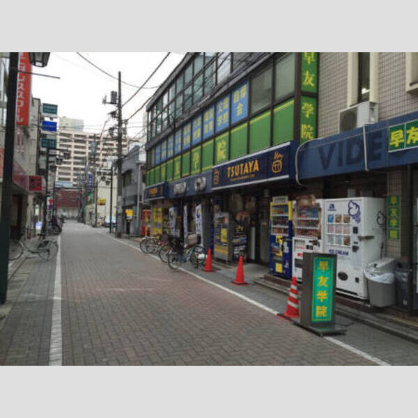 Klause N TSUTAYA金町店(380メートル)