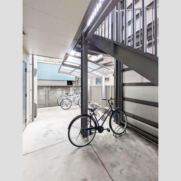 ハイムベルニナ 駐輪場