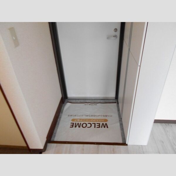 光マンション 玄関