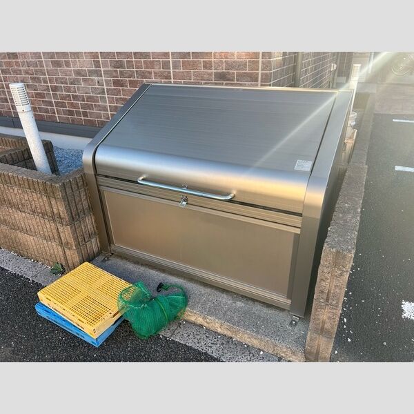 ロイヤルヒル North・SouthN201号室 ゴミストッカー