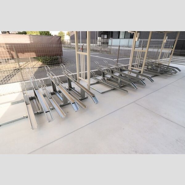 Violaまくはり 駐輪場