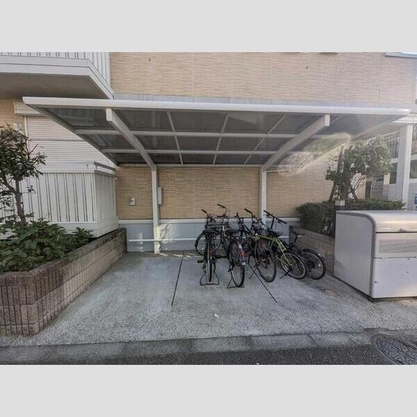 ウィステリアⅡ 駐輪場