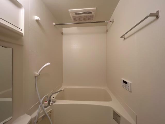 ガーデンヒルズNAKAYAMA壱番館110号室 ユニットバス