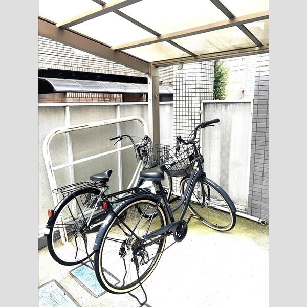 Park　K-1 301号室 駐輪場