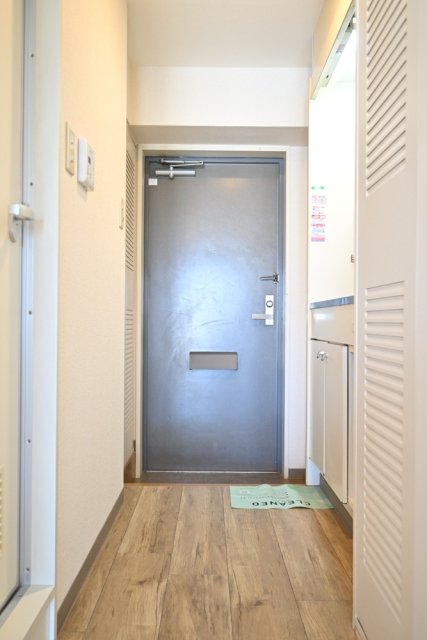 パーク・ノヴァ横浜・参番館 玄関