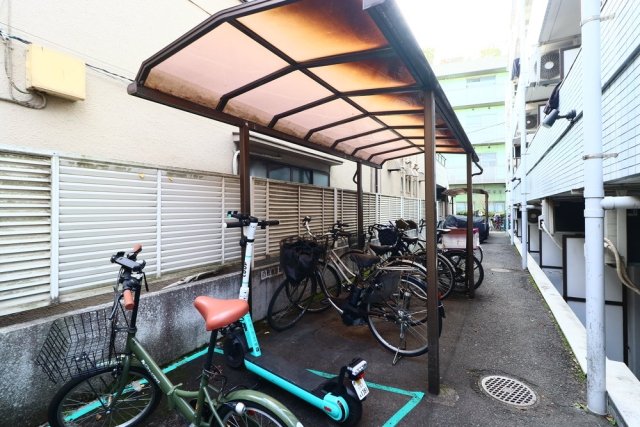プライム池袋地下1階 駐輪場