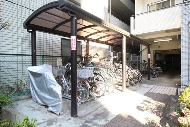 グローリア初穂板橋8階 駐輪場