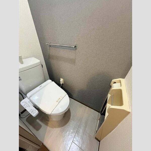 サンパール八千代202号室 温水洗浄暖房便座