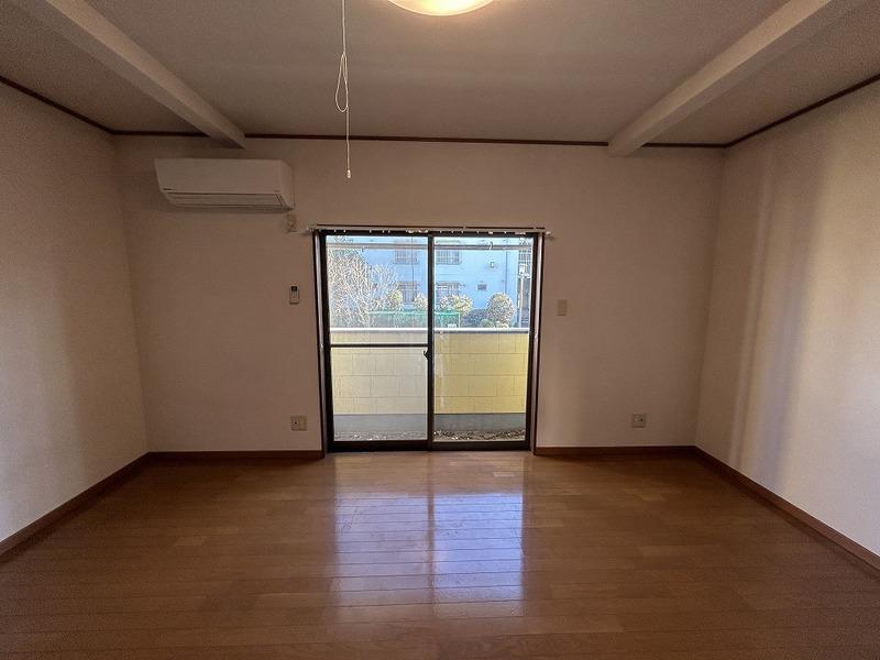 コーポリバーサイド リビング