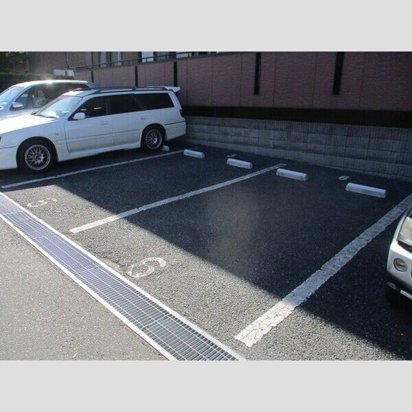 オーシャンヒルズ　C 駐車場