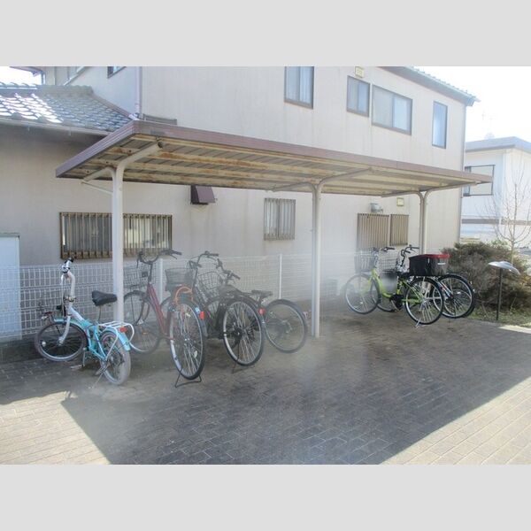 メゾンクレール　四番館 駐輪場