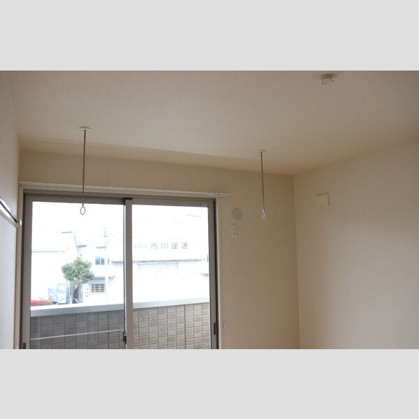 Y.K.花畑203号室 室内物干し