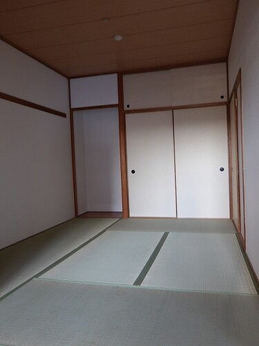 ビュープラザセンター北３ー８号棟2階 和室（約６.０畳）