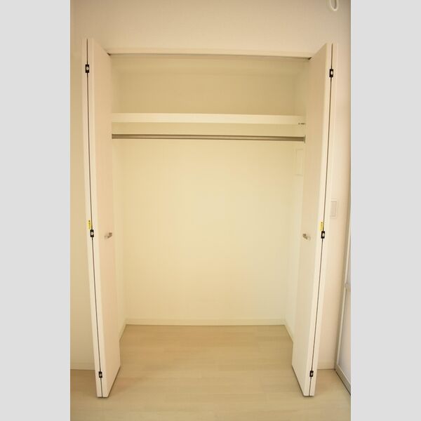 ラフィーネ大宮202号室 収納