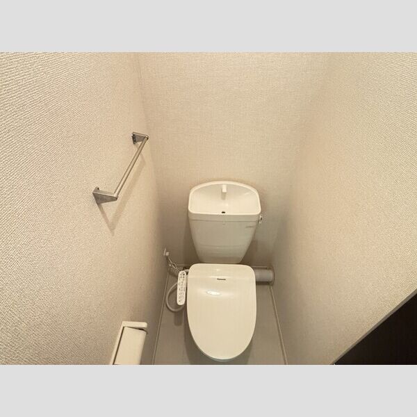 コート権太坂 温水洗浄便座付きトイレ